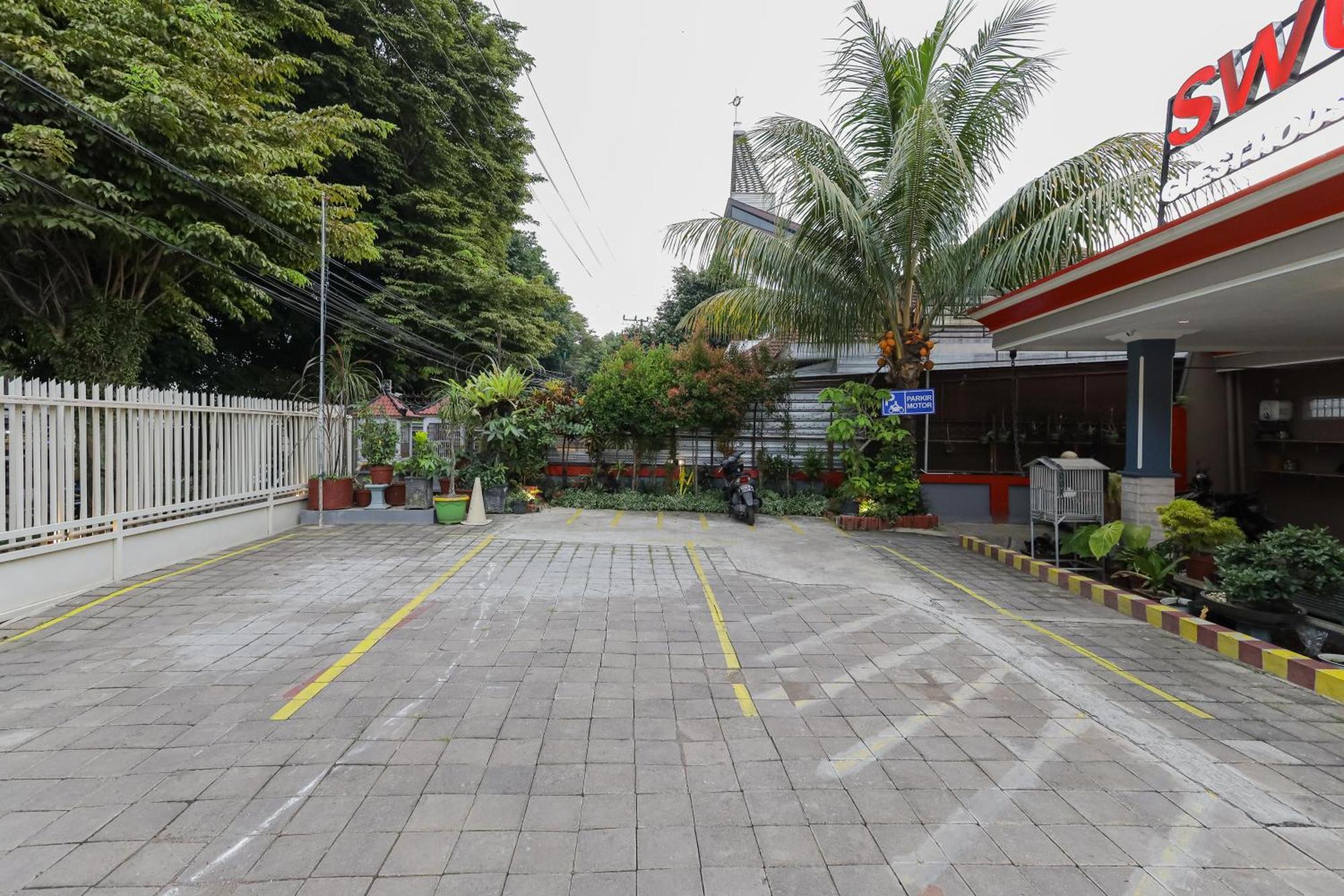 Reddoorz Plus At Swun Stay Raya Langsep มะลัง ภายนอก รูปภาพ